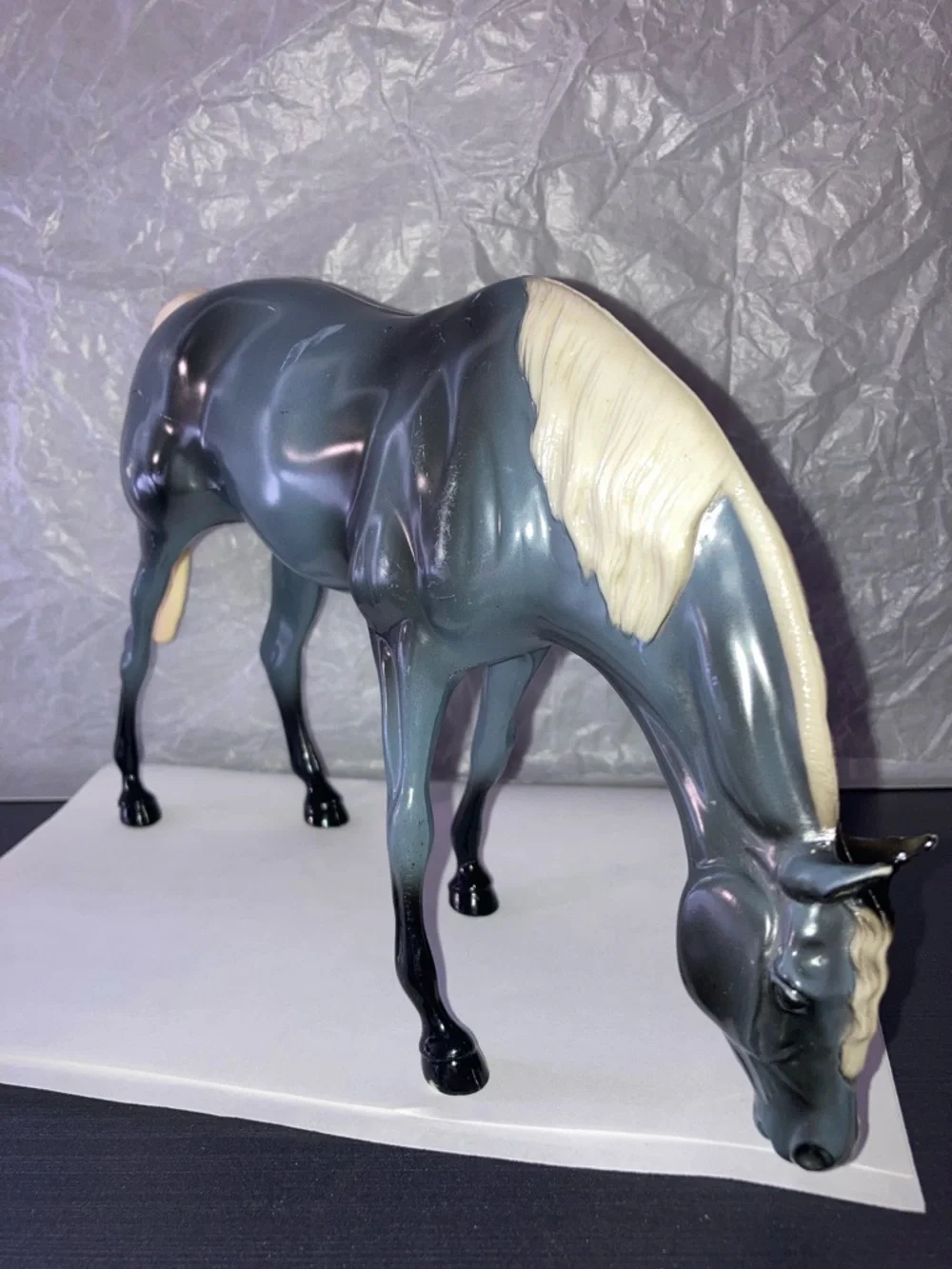 Vintage HARTLAND PLASTICS Blue/Gray w/White/Blonde GRAZING MARE Glossy 1960's - Picture 3 of 4